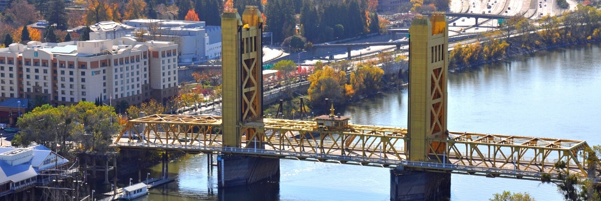 Tower Bridge in Sacramento, from elevated position (2011)